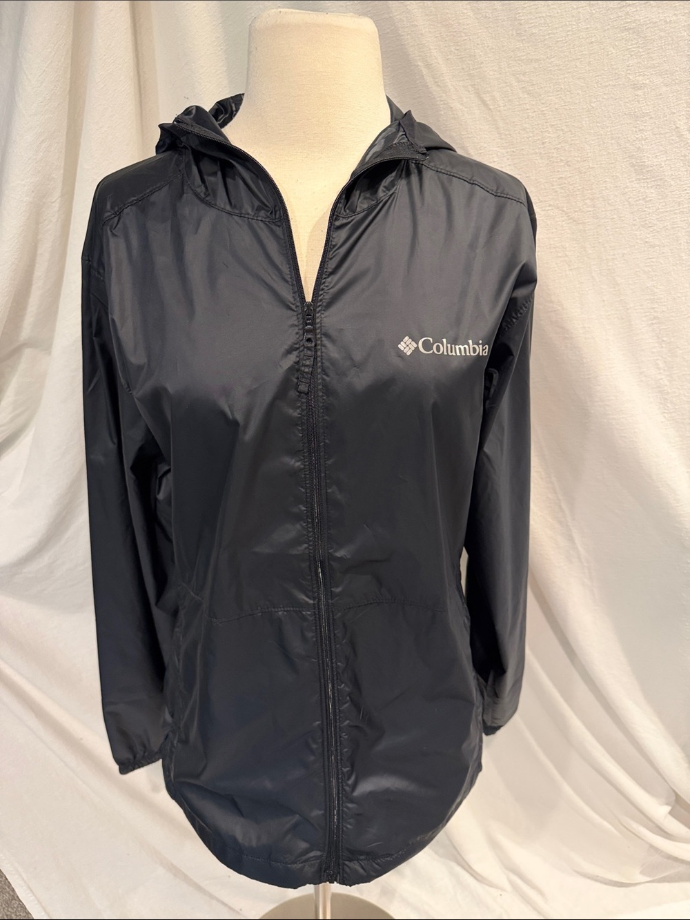 Columbia Black Hooded Lightweight Windbreaker